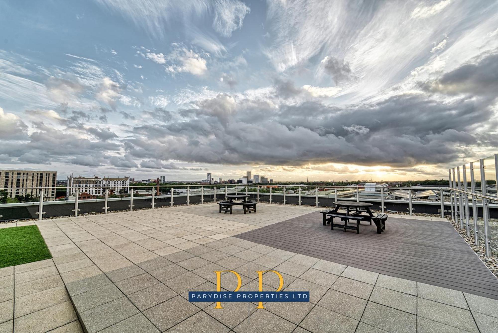 Middlewood Plaza Suite: Central Salford Stay by Parydise Properties Manchester Exterior photo