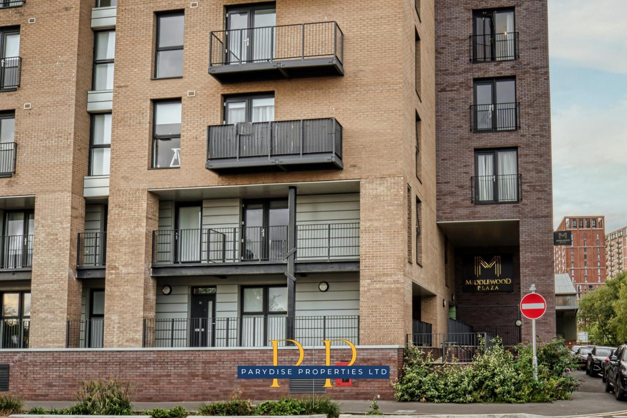 Middlewood Plaza Suite: Central Salford Stay by Parydise Properties Manchester Exterior photo
